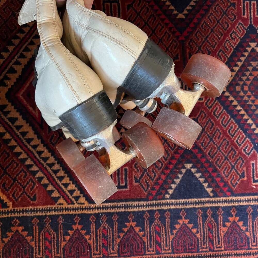 VINTAGE Women's White Leather Roller Skates - Size 9 - Picture 5 of 8